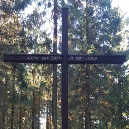Gipfelkreuz-Bastenberg-aspect-ratio-1-1